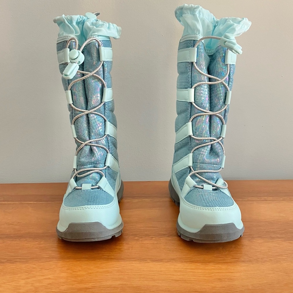 NWT - Little Kid Size 11 Girls Snowboots - Picture 2 of 9